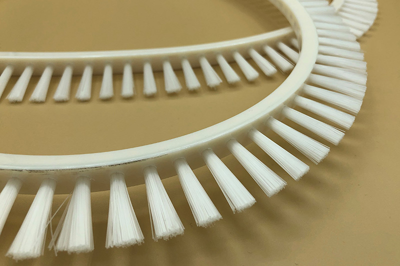 Brushes for Introducers